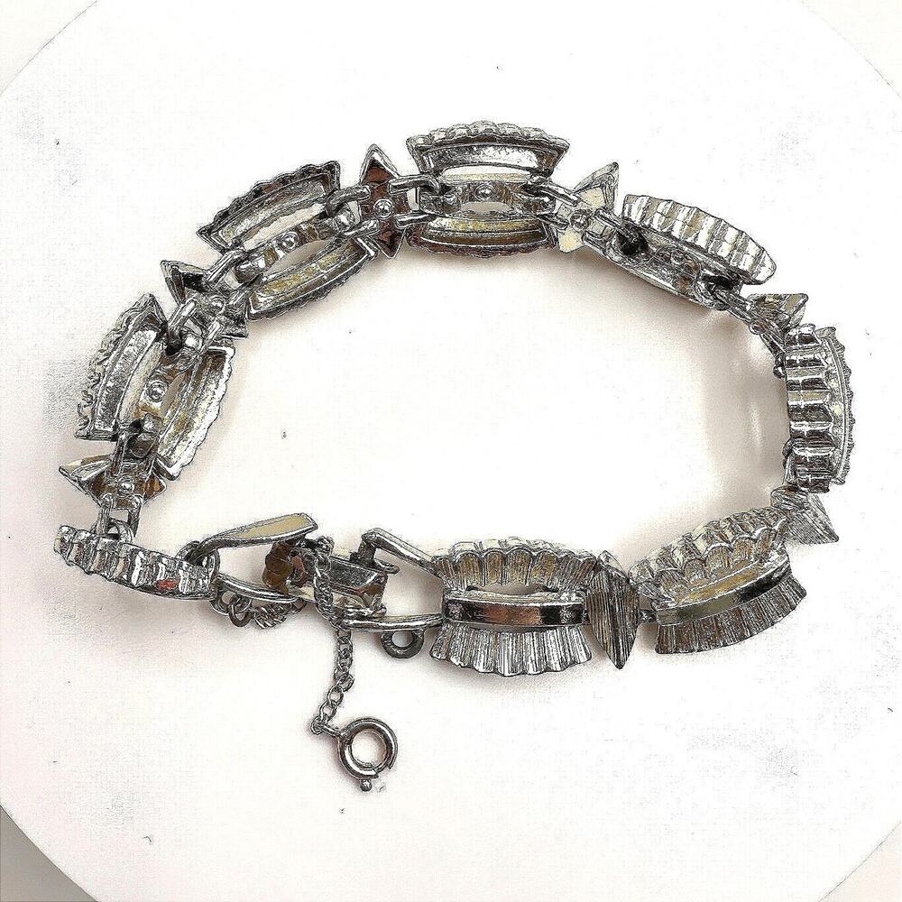 Vintage 80s Textured Scalloped Link Bracelet Gold Tone Safety Chain Jewelry